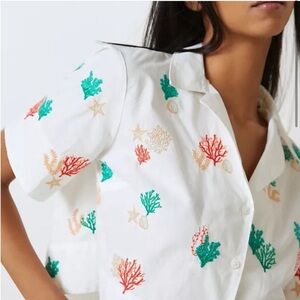 Anthropologie Maeve Short Sleeve Embroidered Cropped coral Surf Shirt. Size L